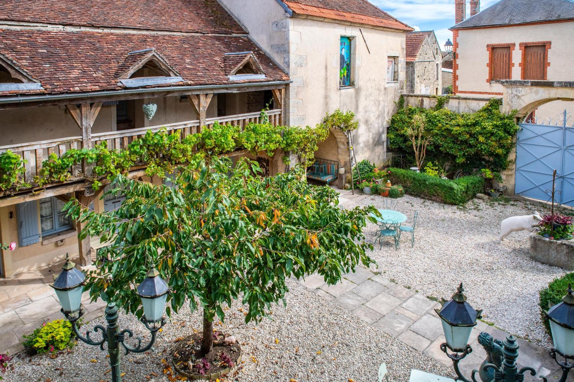 Hotel De La Beursaudiere Nitry Exterior foto