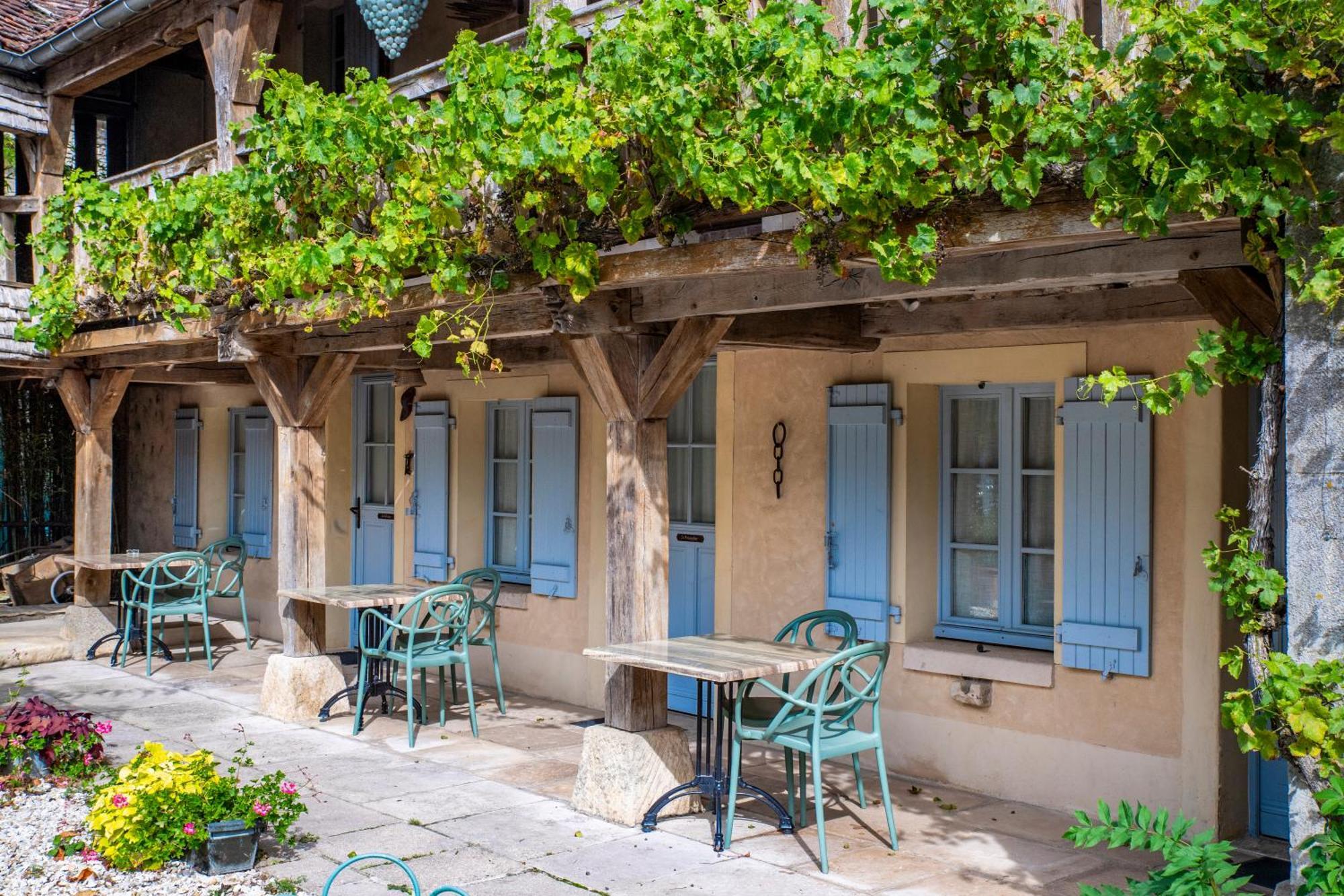 Hotel De La Beursaudiere Nitry Exterior foto