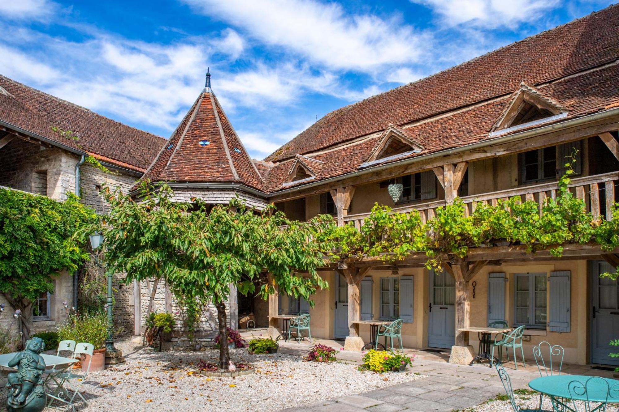 Hotel De La Beursaudiere Nitry Exterior foto